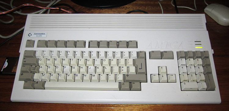 [Really bad picture of the Amiga 1200]