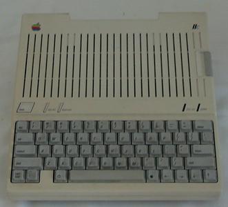 [Really bad picture of the Apple IIc]