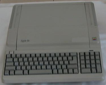 [Really bad picture of the Platinum Apple IIe]