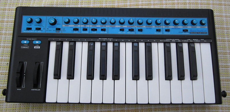 [Picture of the Novation Bass Station]