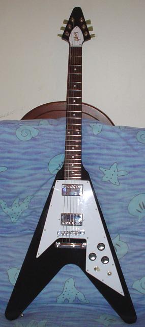[Picture of the Gibson Flying V - Ebony]